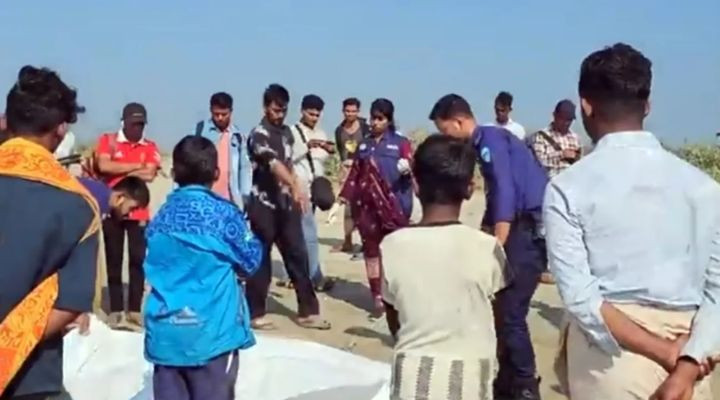 সমুদ্রের ঢেউয়ে ভেসে এলো কন্যা শিশুর মরদেহ